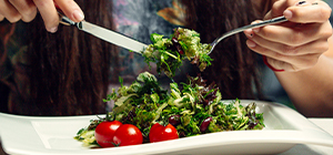 como comer fora de casa sem comprometer dieta | holmes place | planeamento